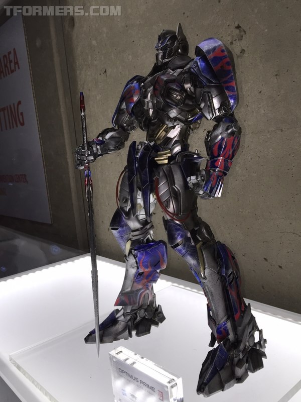 SDCC 2015   Transformers Comicave Optimus Prime Bumblebee Statues From,Bluefin  (15 of 24)